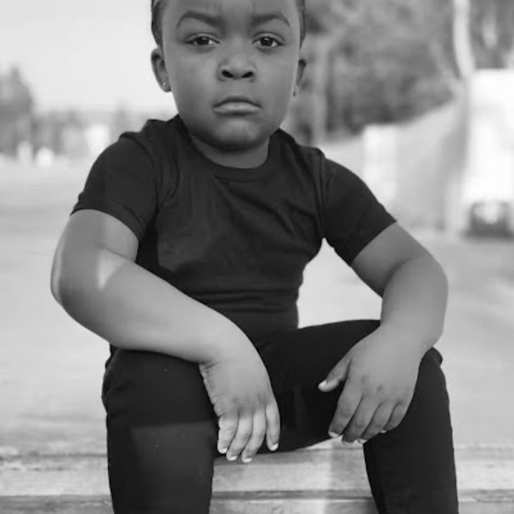 Meet your Posher, Kane - Picture 1 of 1